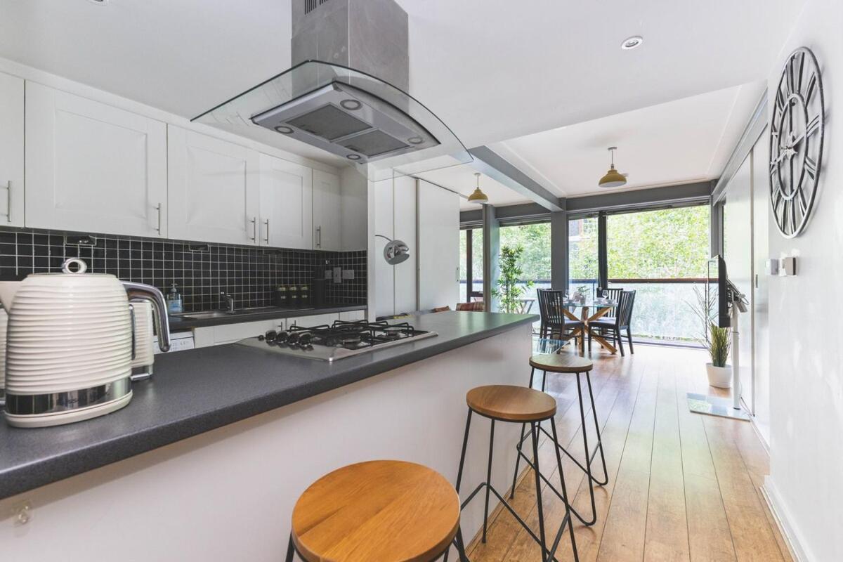 2Bed Stratford Apt With Easy Access To Central London, O2, Excel, Parking Nearby Екстериор снимка