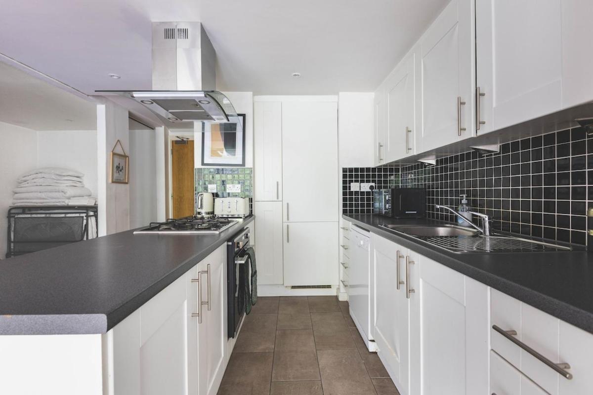 2Bed Stratford Apt With Easy Access To Central London, O2, Excel, Parking Nearby Екстериор снимка